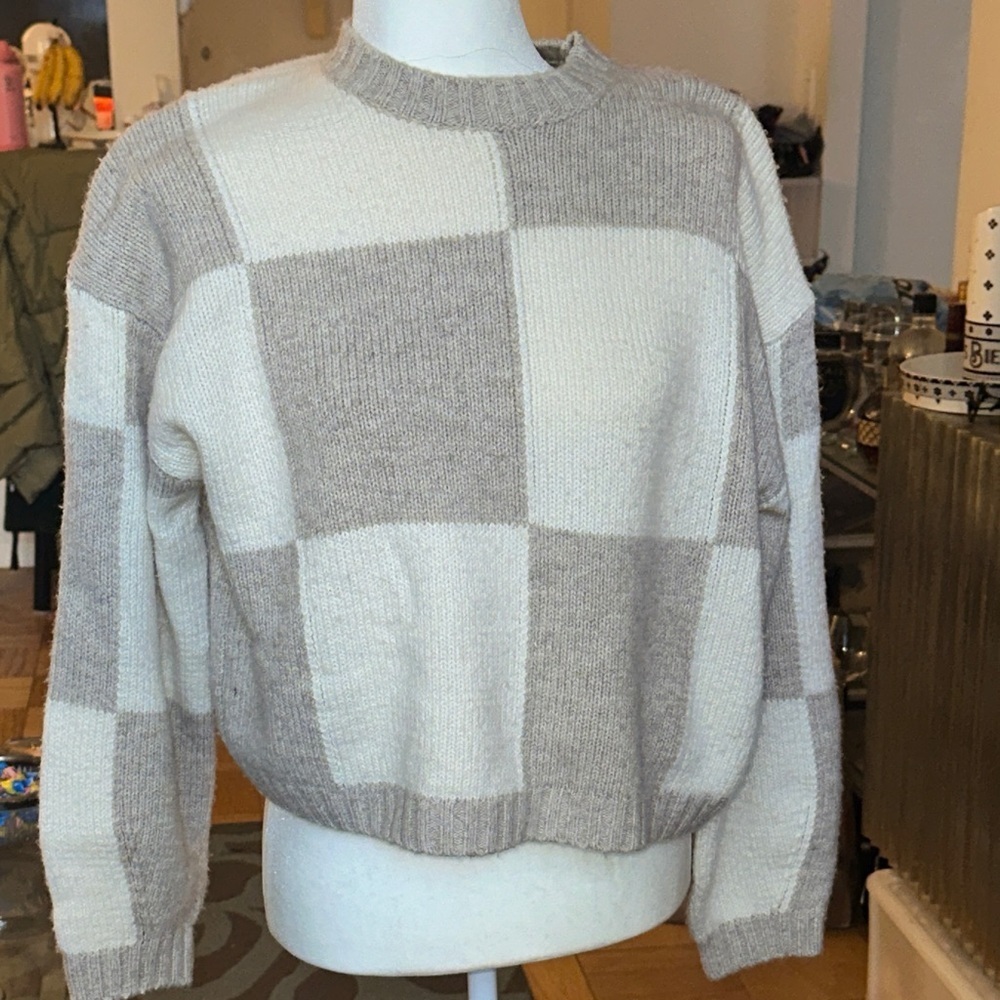 Splendid crop beige and cream soft sweater
